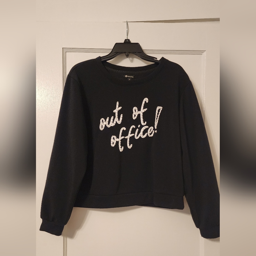 Versona Black Crewneck Sweatshirt